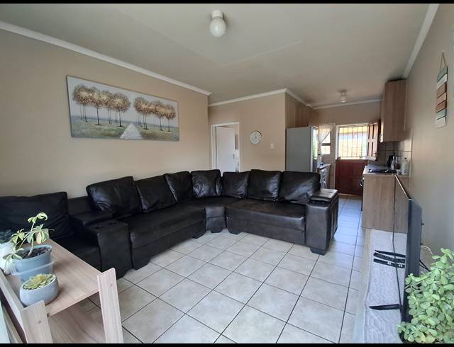 2 BEDROOM TOWNHOUSE FOR SALE IN VAALPARK
